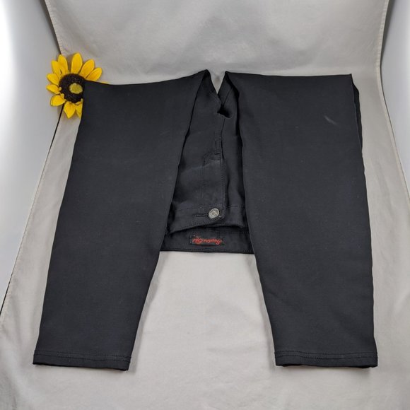 Sapphire Red Tapered Stretch Jeans in Black PM - Picture 9 of 12